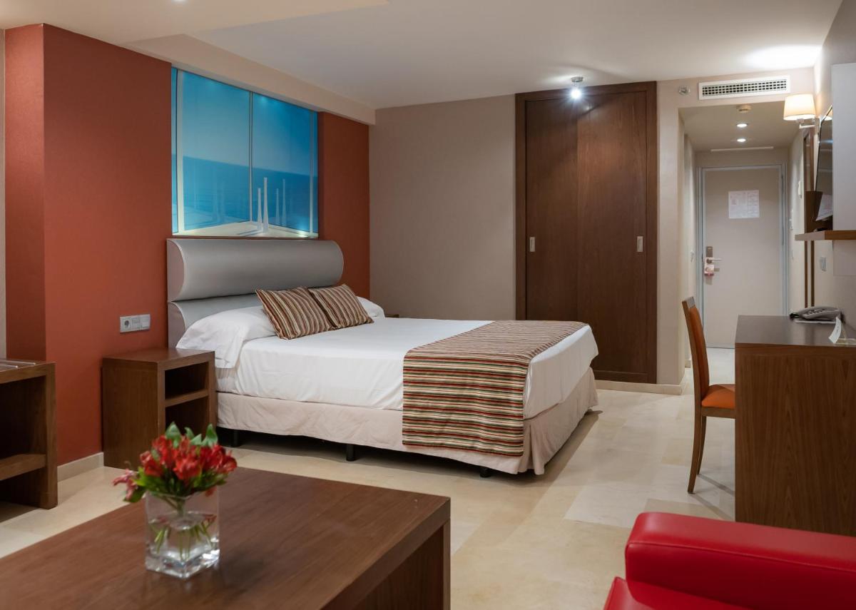 Cama o camas de una habitación en MS Aguamarina Costa del Sol