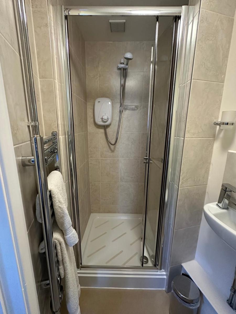 Newent Golf Club and Lodges - Housity