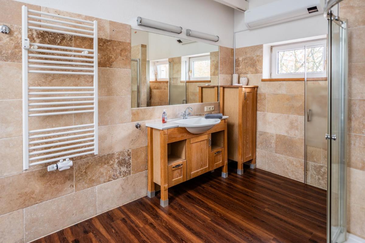 Villa Backstein OBO19 - Hizvo