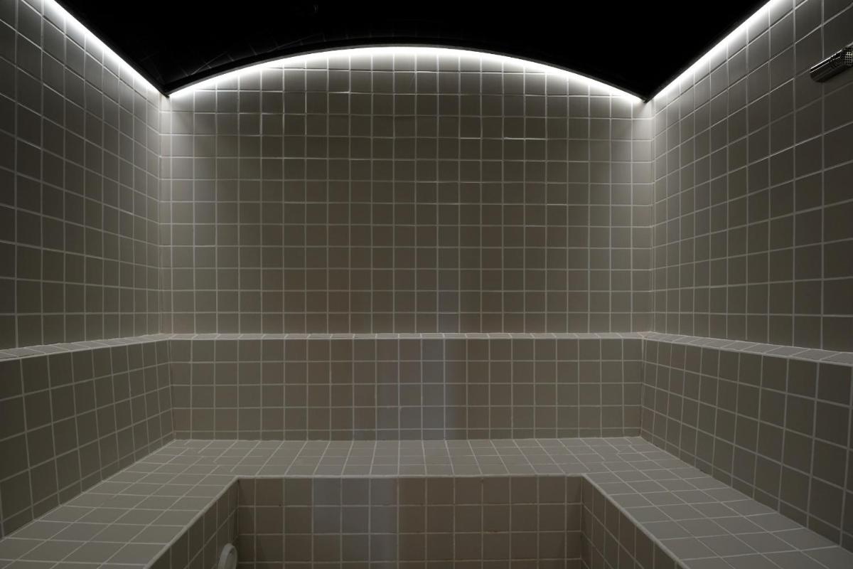 Un baño de Prinsotel Alba & Spa