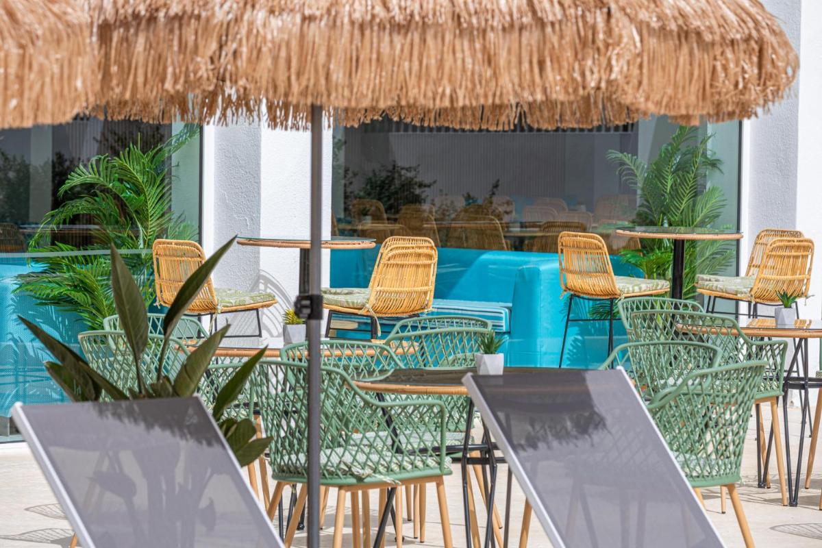 Un restaurante o sitio para comer en MarSenses Rosa del Mar Hotel & Spa