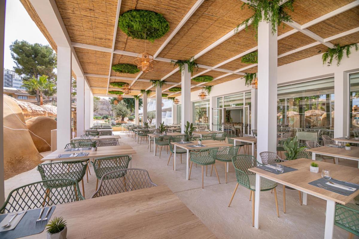 Un restaurante o sitio para comer en MarSenses Rosa del Mar Hotel & Spa