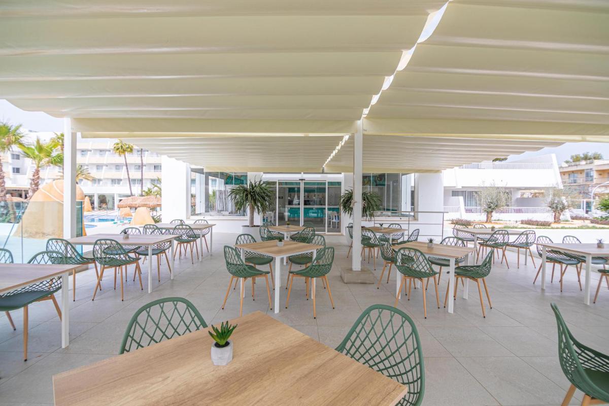 Un restaurante o sitio para comer en MarSenses Rosa del Mar Hotel & Spa