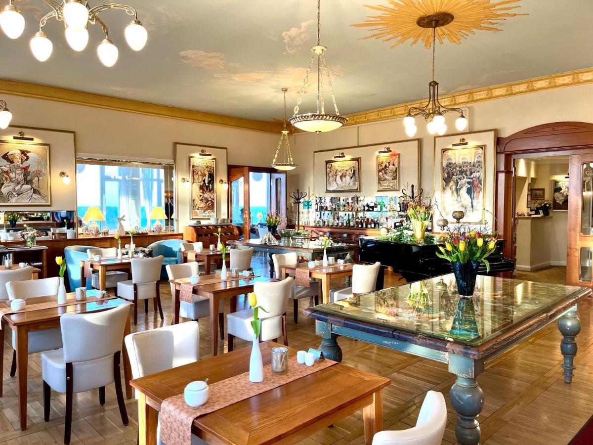 Panorama Hotel Lohme - Housity