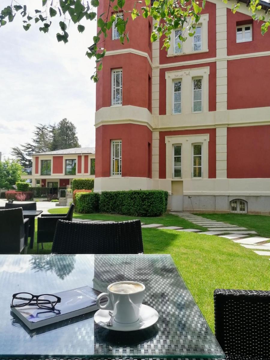 Jardín al aire libre en Hotel Villa Paulita