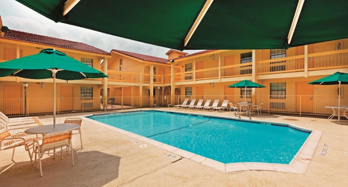 Rodeway Inn - Housity