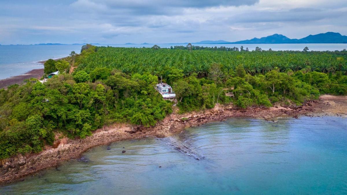บ้านพักพูลวิลล่า The Munique Cliff House Chumphon - ริมผาพร้อมสระจากุซซี่ - Housity