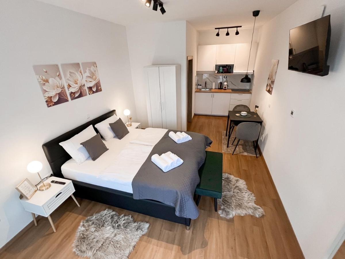 Apartments BINGO - Zagreb airport - Housity