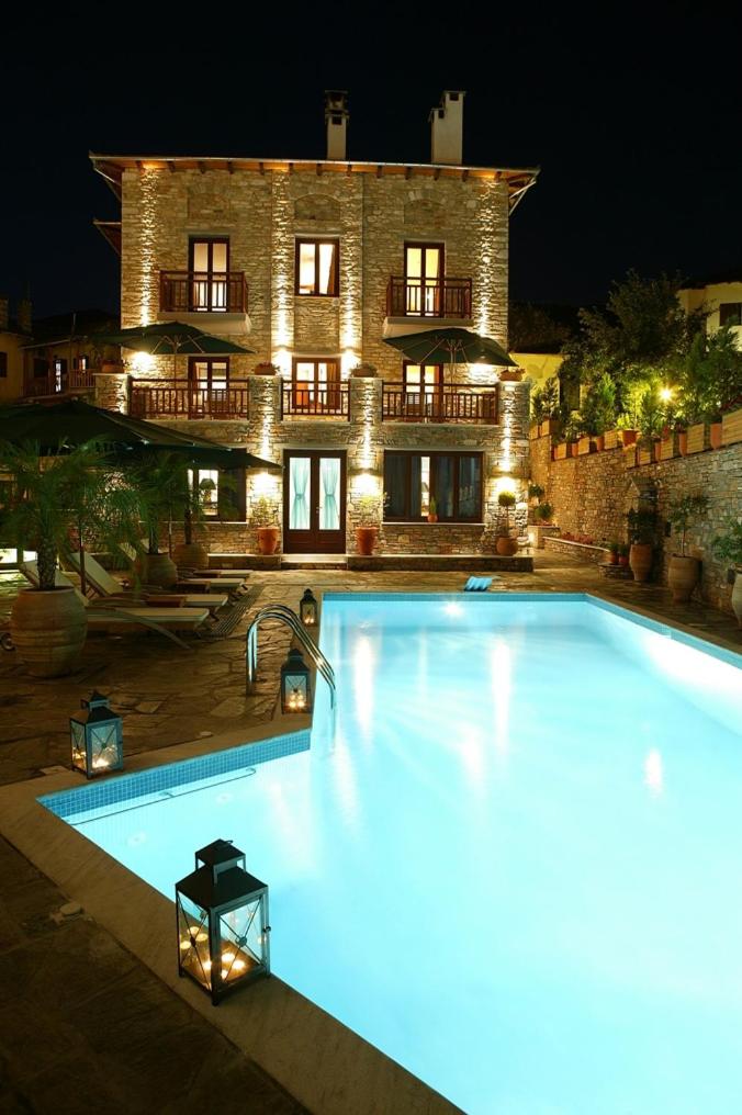 Suitetrails - Maritsas Hotel & Suites