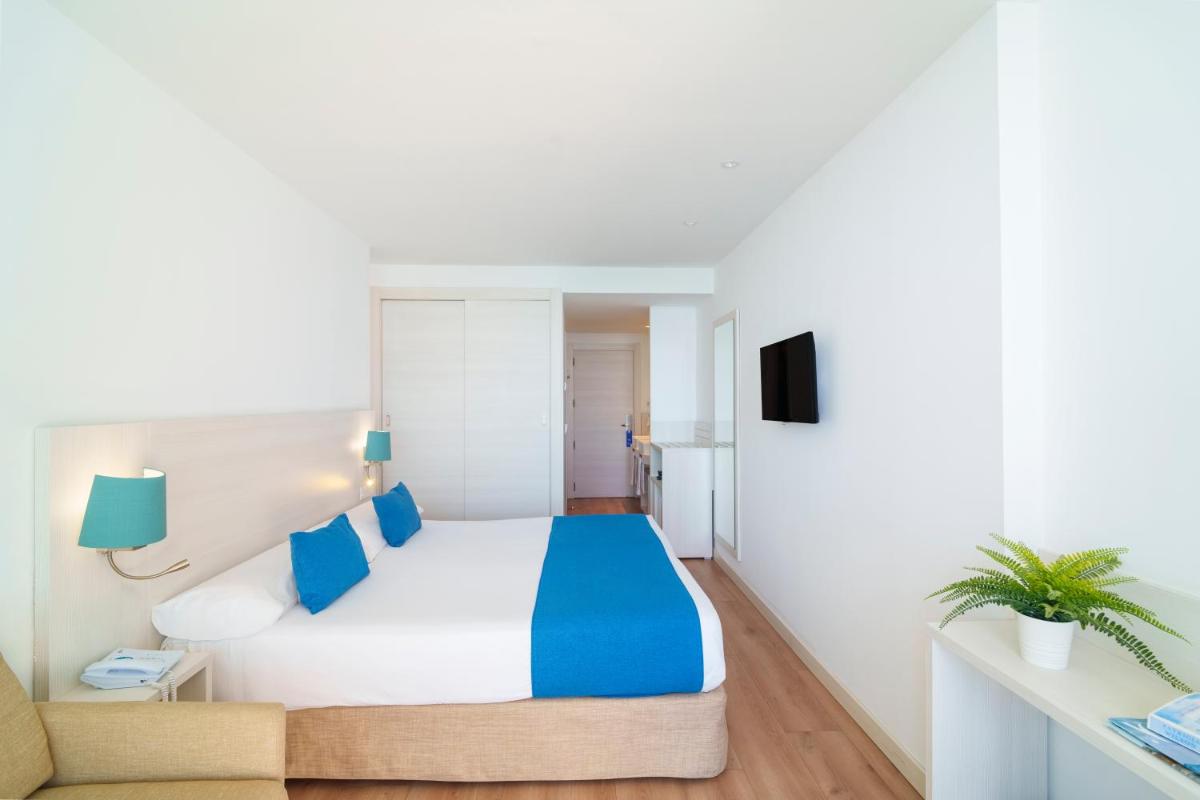 Cama o camas de una habitación en Spirit Hotel Benalmadena Beach