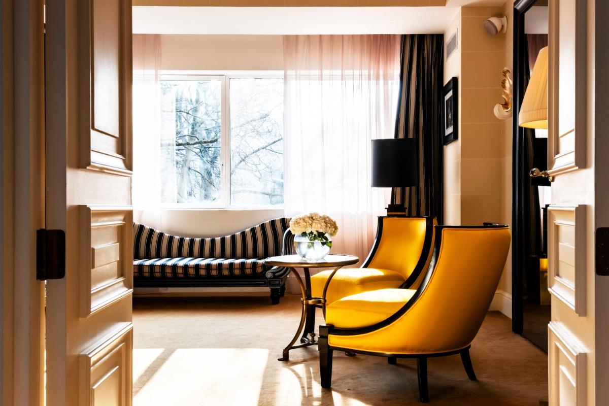 Coin salon dans l'établissement Hôtel de Berri Champs-Élysées, a Luxury Collection Hotel