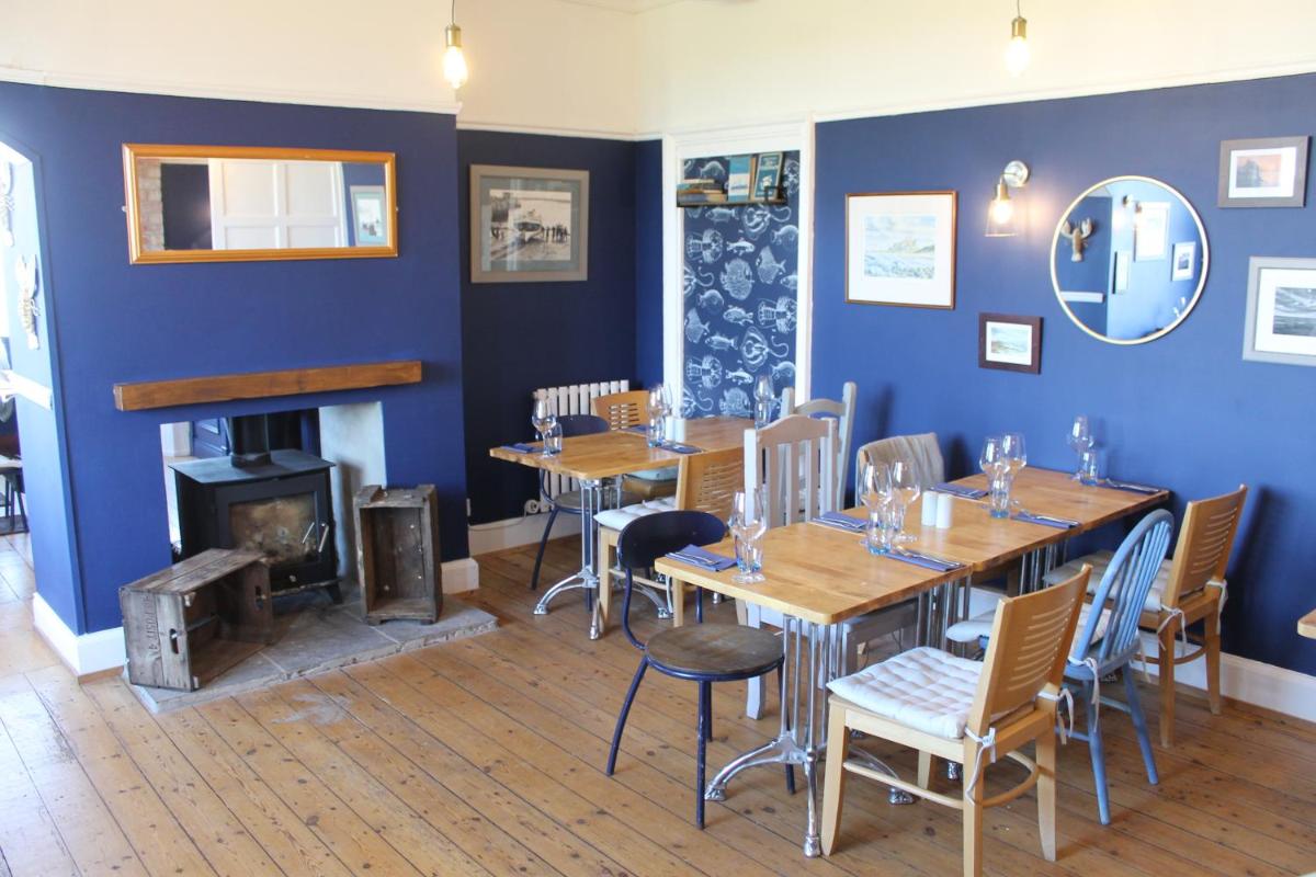 The Old Buoy Inn - Housity