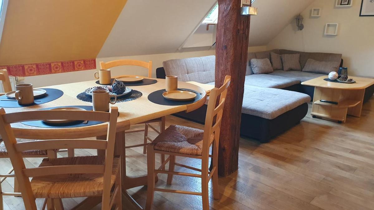 Ferienwohnung Schlossblick Direkt gegenüber dem Schloss, Rhododendronpark mit Terrasse und WLAN - Housity