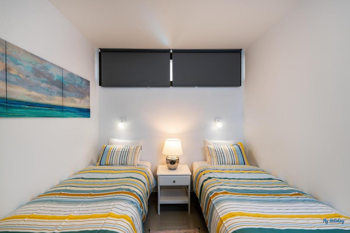 Blue Beach - Housity