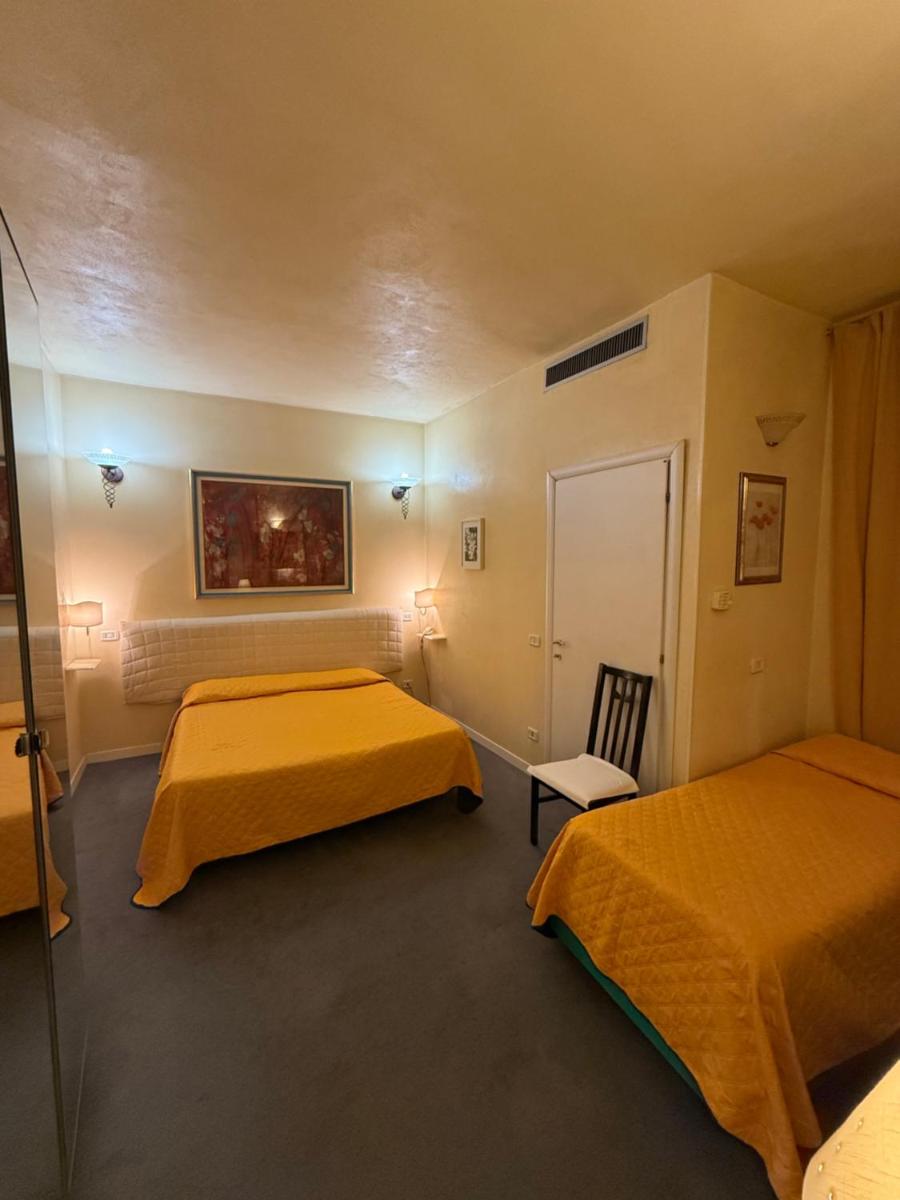 Hotel Europa Fiera - Housity