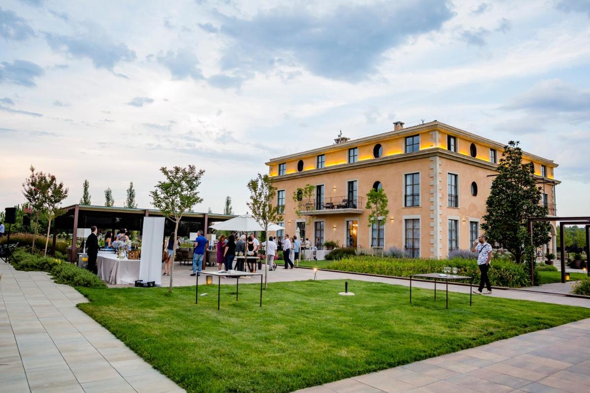 Jardín al aire libre en Casa Anamaria Hotel