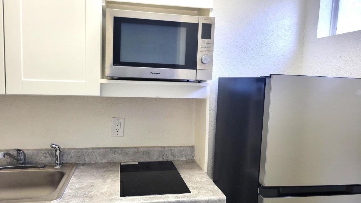 MC Pacific Inn & Suites Torrance - Housity