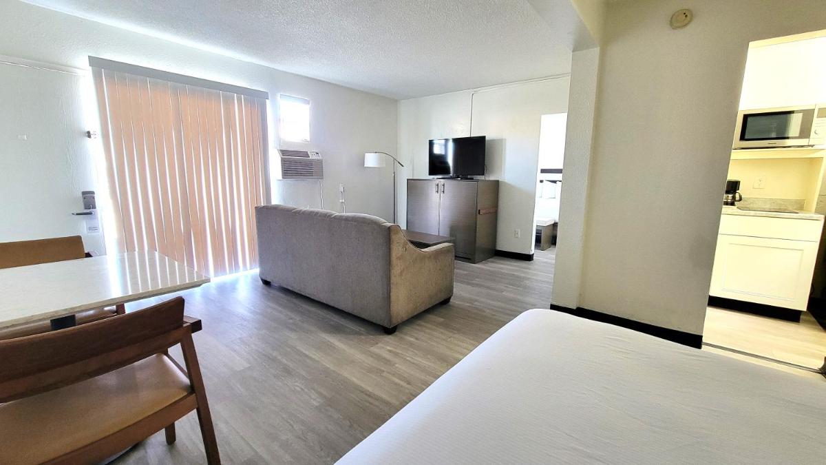 MC Pacific Inn & Suites Torrance - Housity