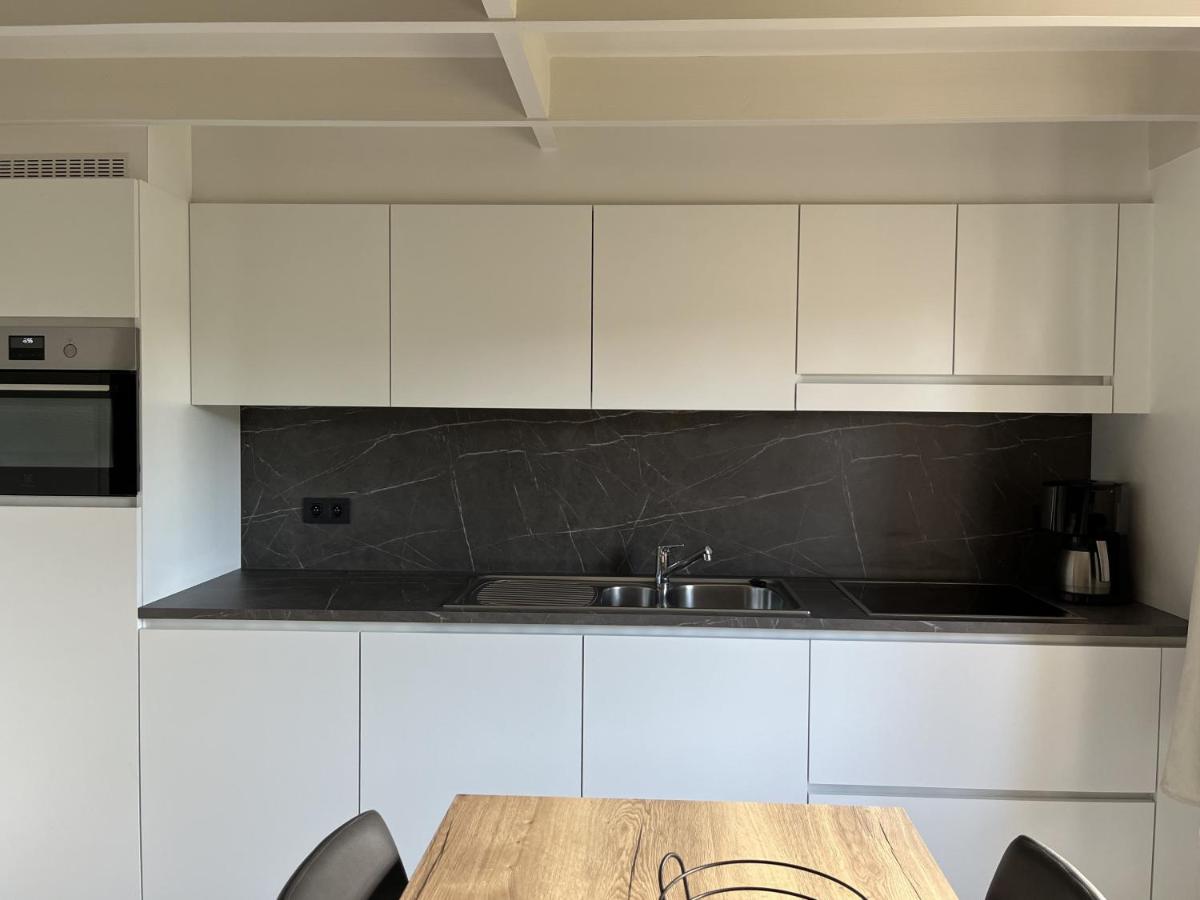 Zeebos 112 - Housity