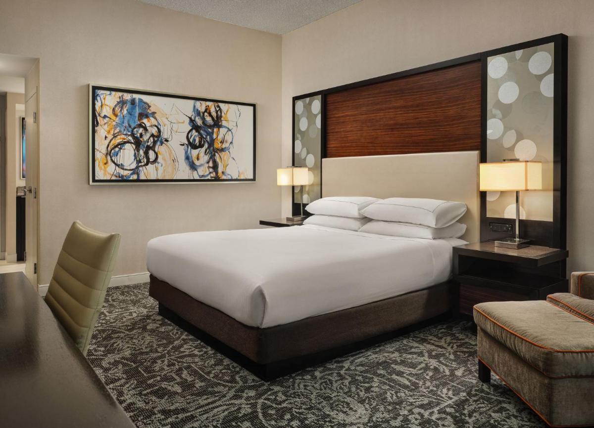 Hilton Atlanta Airport - Hizvo