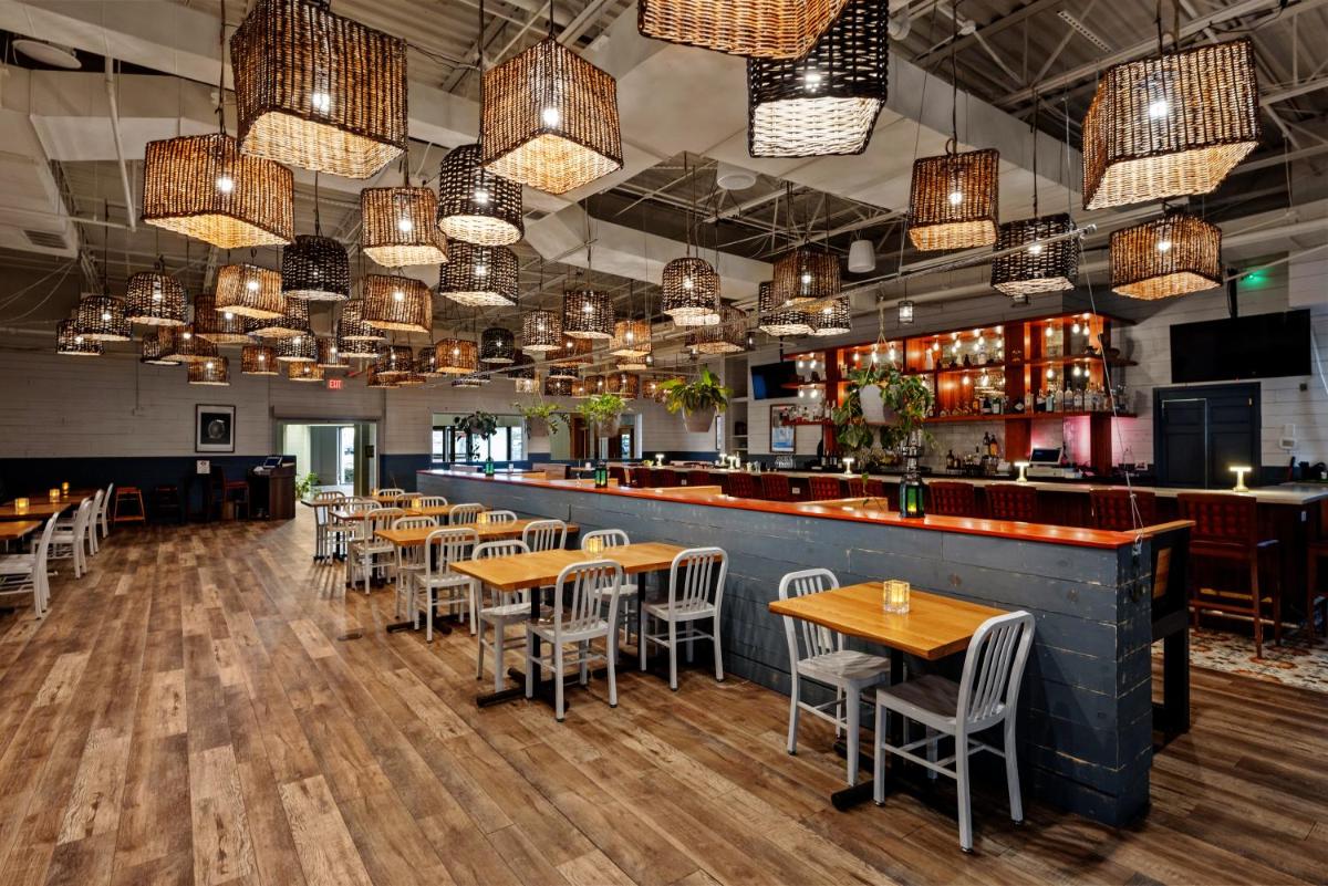 Delta Hotels by Marriott Mount Pleasant - Housity