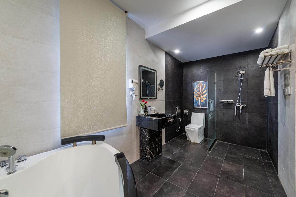 Garden Millennium Hotel - Housity