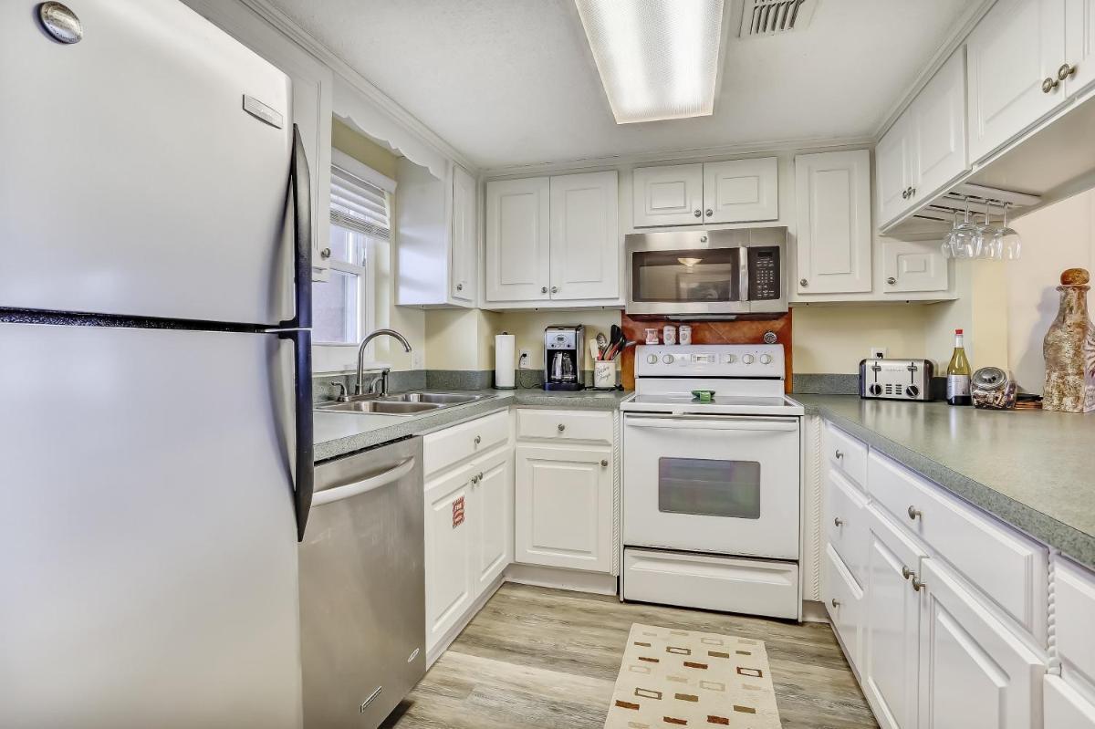 Amelia Island View Condo - Housity