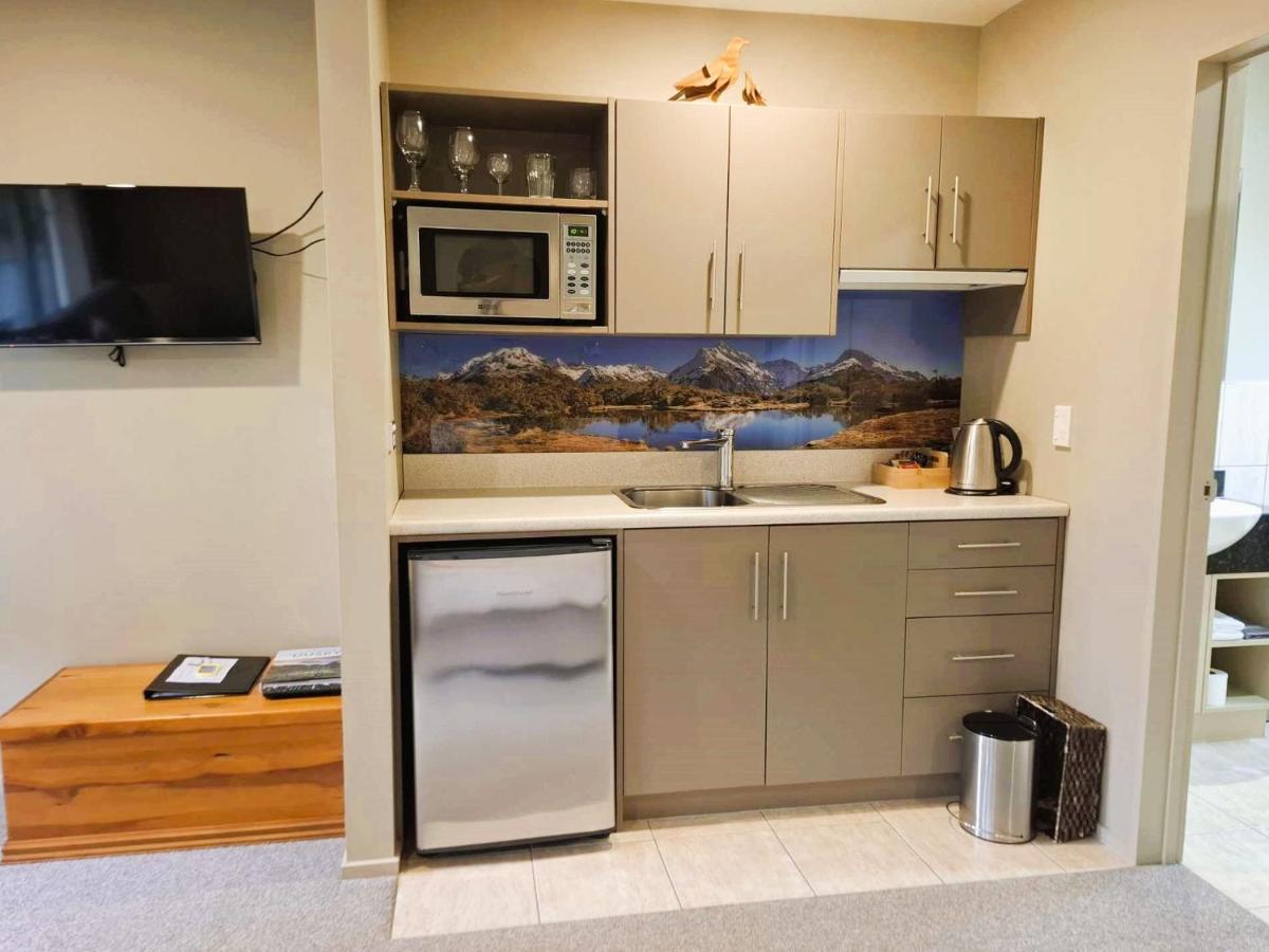 Blue Ridge Studios and Bed & Breakfast - Housity