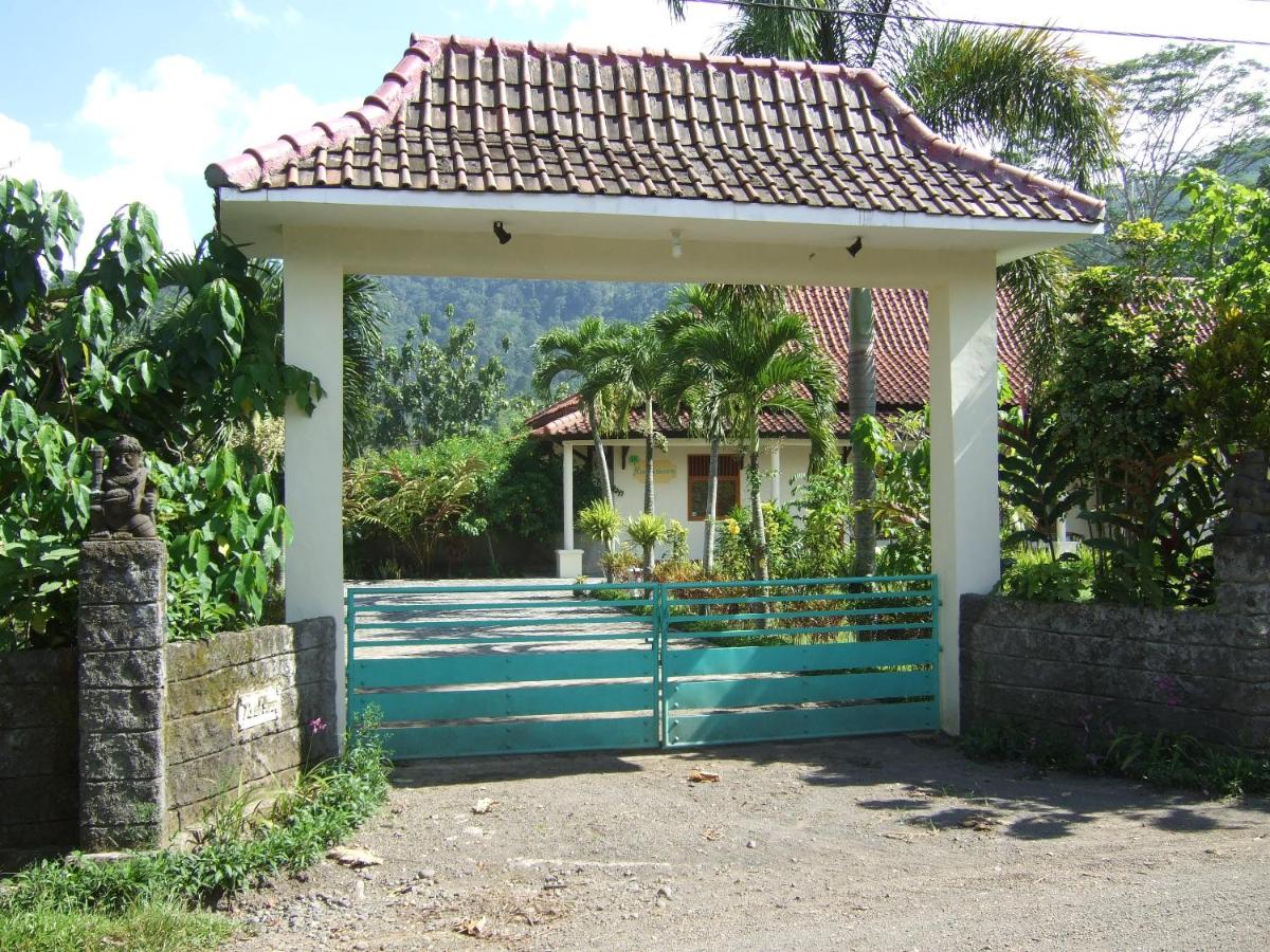 Guesthouse Rumah Senang - Housity