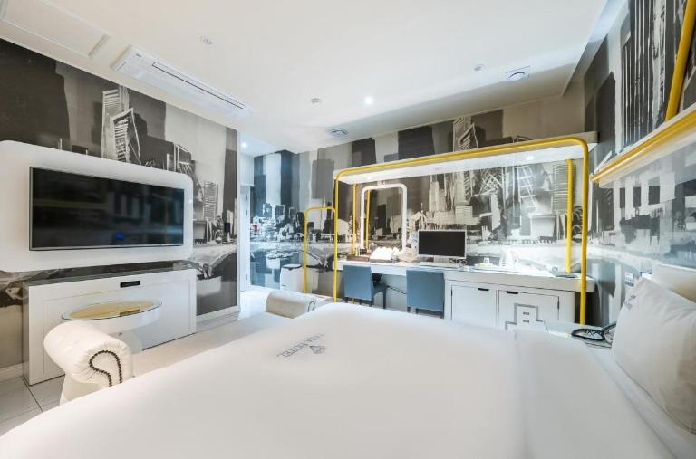 Zara Hotel Peace Square - Housity