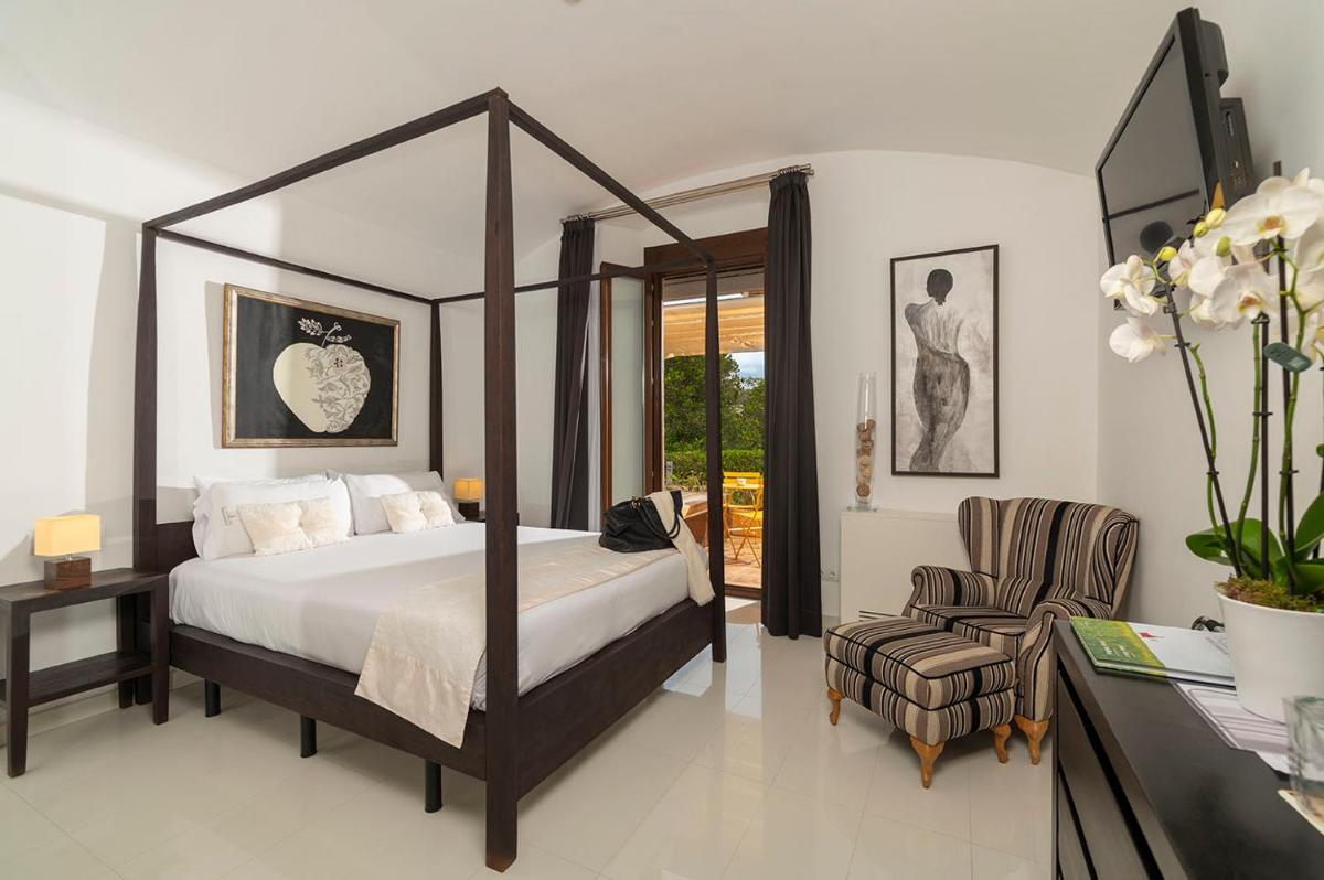 Cama o camas de una habitación en Sant Pere del Bosc Hotel & Spa - Adults Recommended