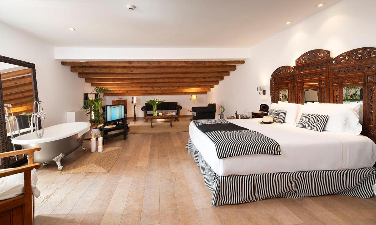 Cama o camas de una habitación en Sant Pere del Bosc Hotel & Spa - Adults Recommended