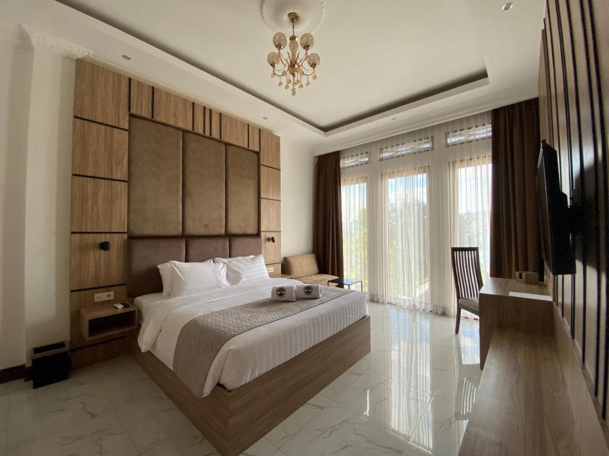 Toba Retreat Mansion and Villas - Housity