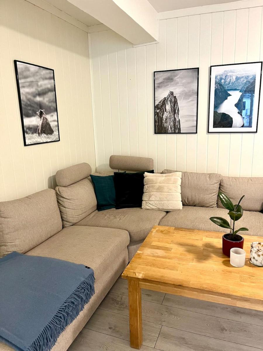 I hjerte av Åndalsnes sentrum - Housity