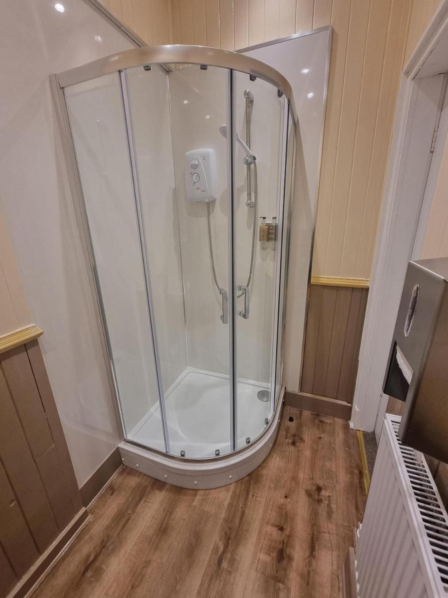 Roy Bridge Hotel - Housity