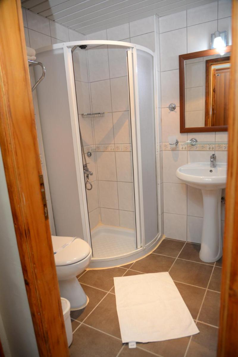 Karbel Beach Hotel - Housity