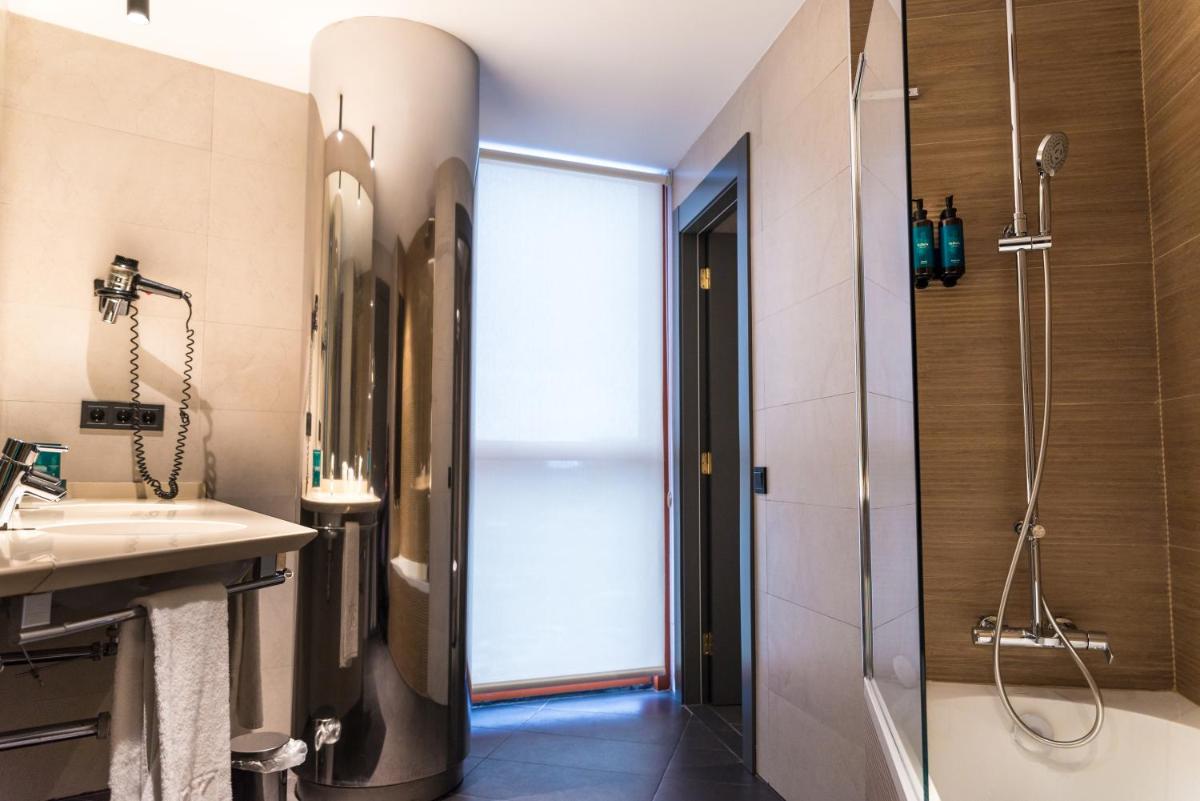 Un baño de Silken Ciudad Gijón