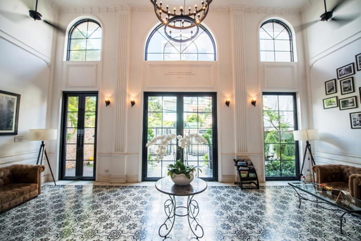 The Alcove Library Hotel - Housity