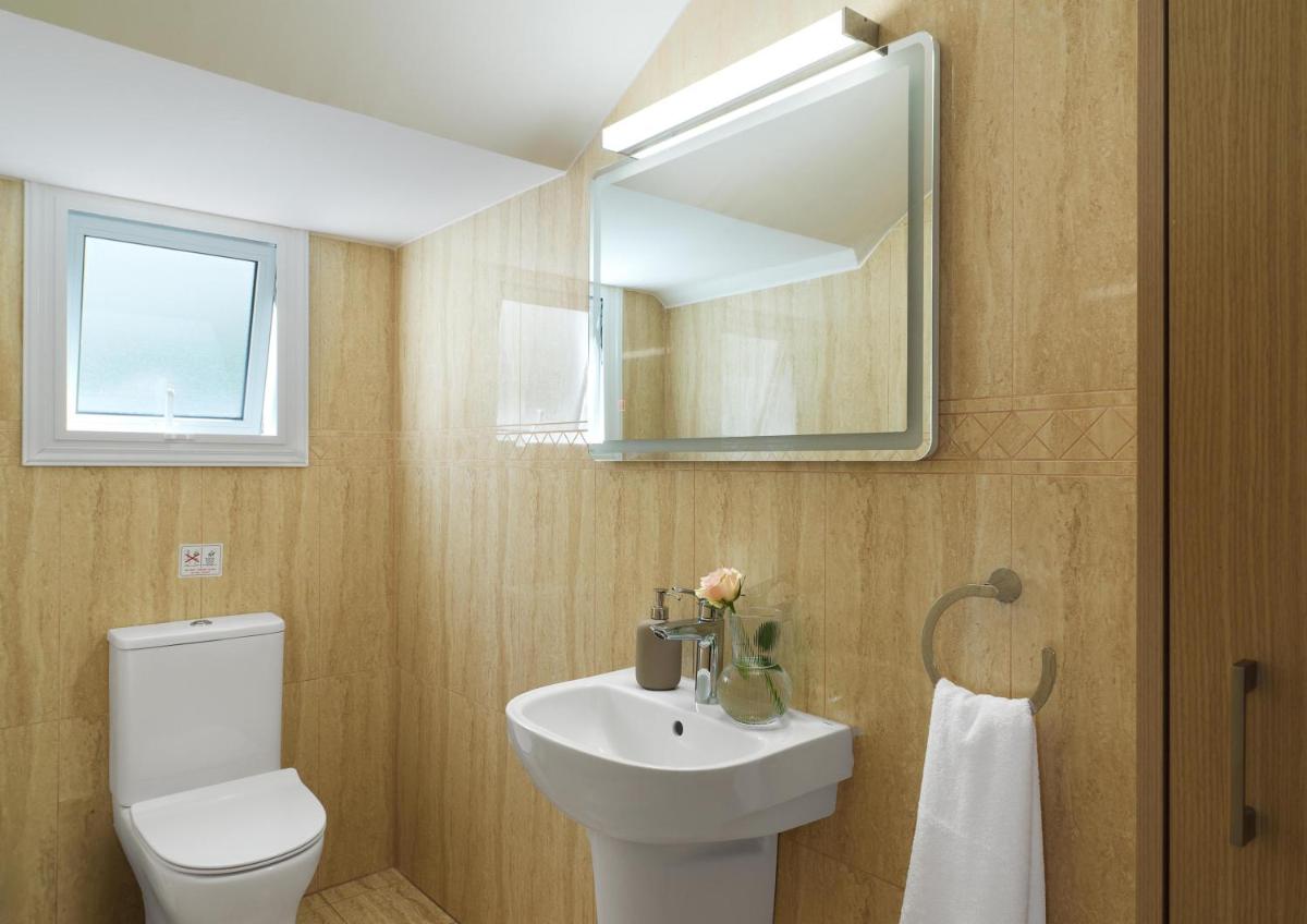 LuxVillasRentals Ayia Napa - Housity