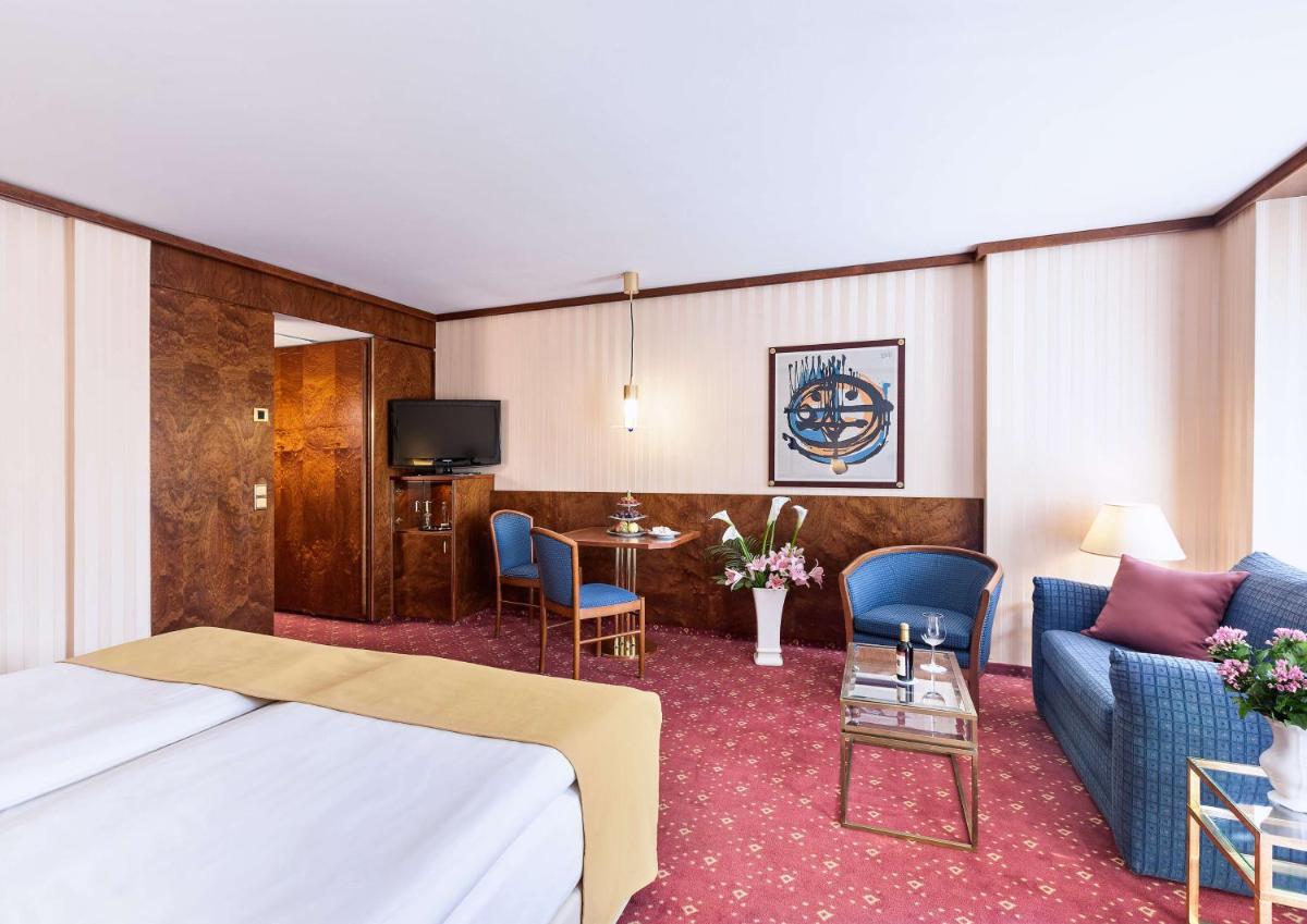 Best Western Premier Grand Hotel Russischer Hof - Housity