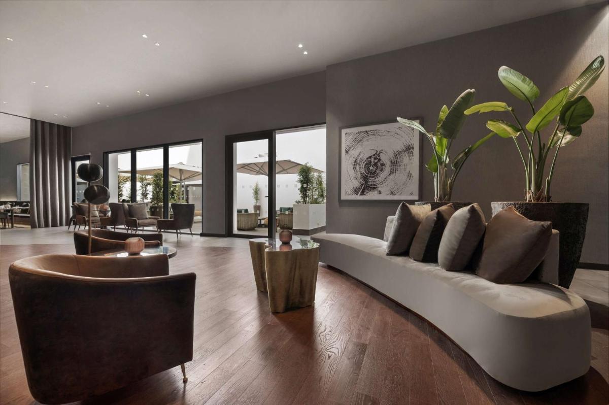Uma área de estar em Hilton Porto Gaia
