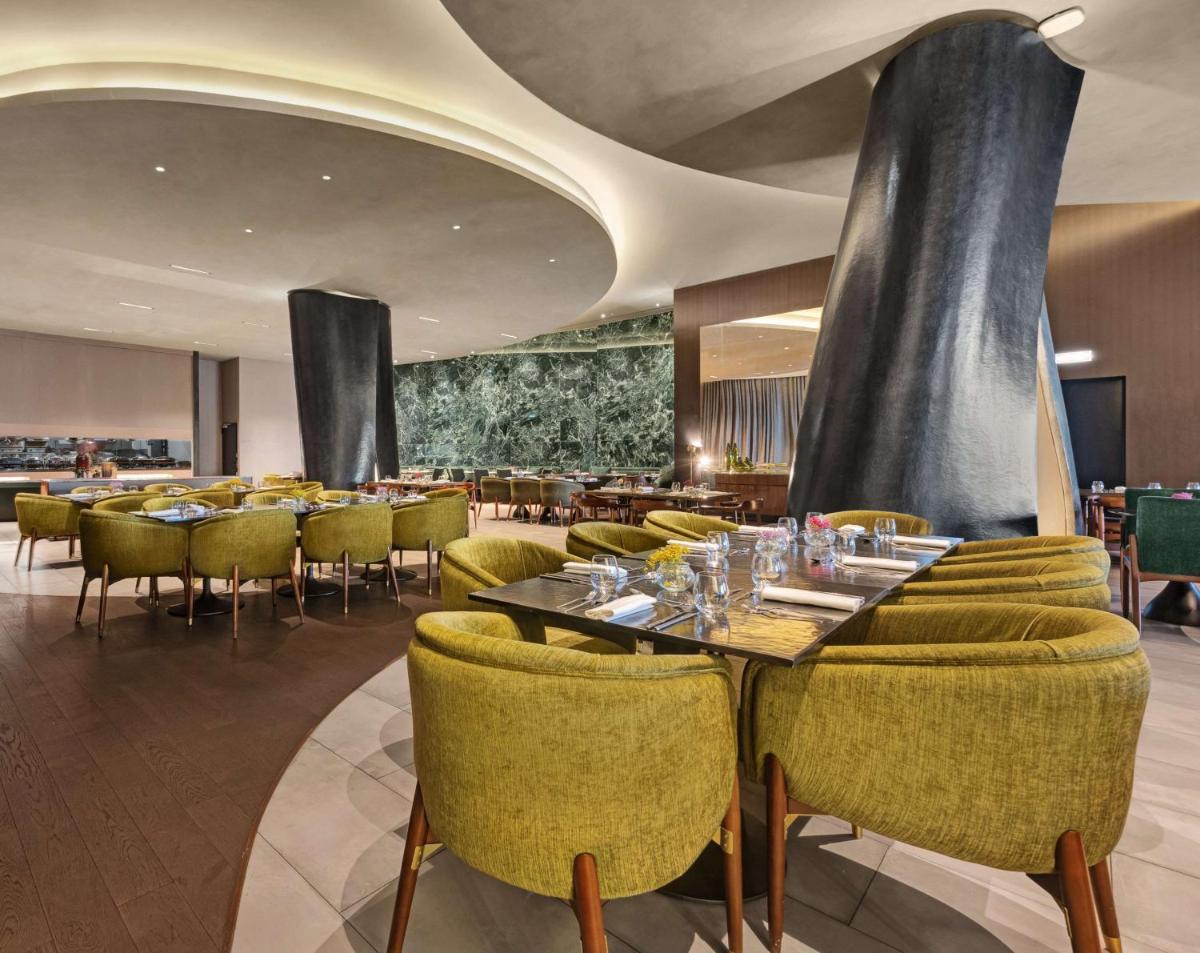 Uma área de estar em Hilton Porto Gaia