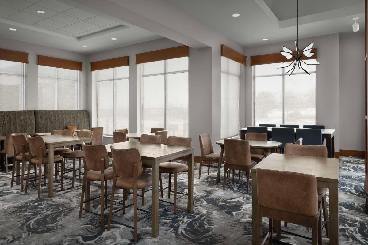 Hilton Garden Inn Cedar Falls Conference Center - Housity