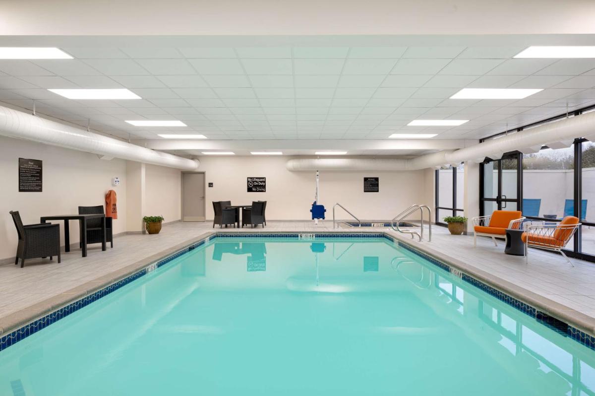 Hampton Inn Bloomsburg - Housity
