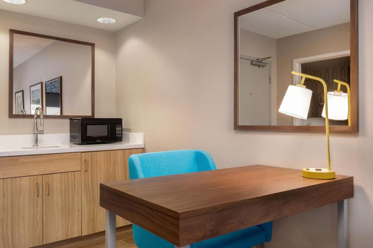 Hampton Inn Bloomsburg - Housity