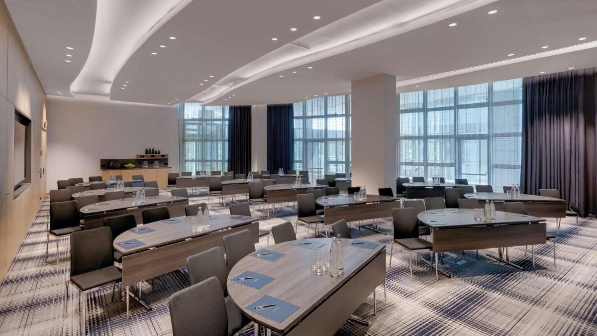 Hilton Munich Airport - Housity