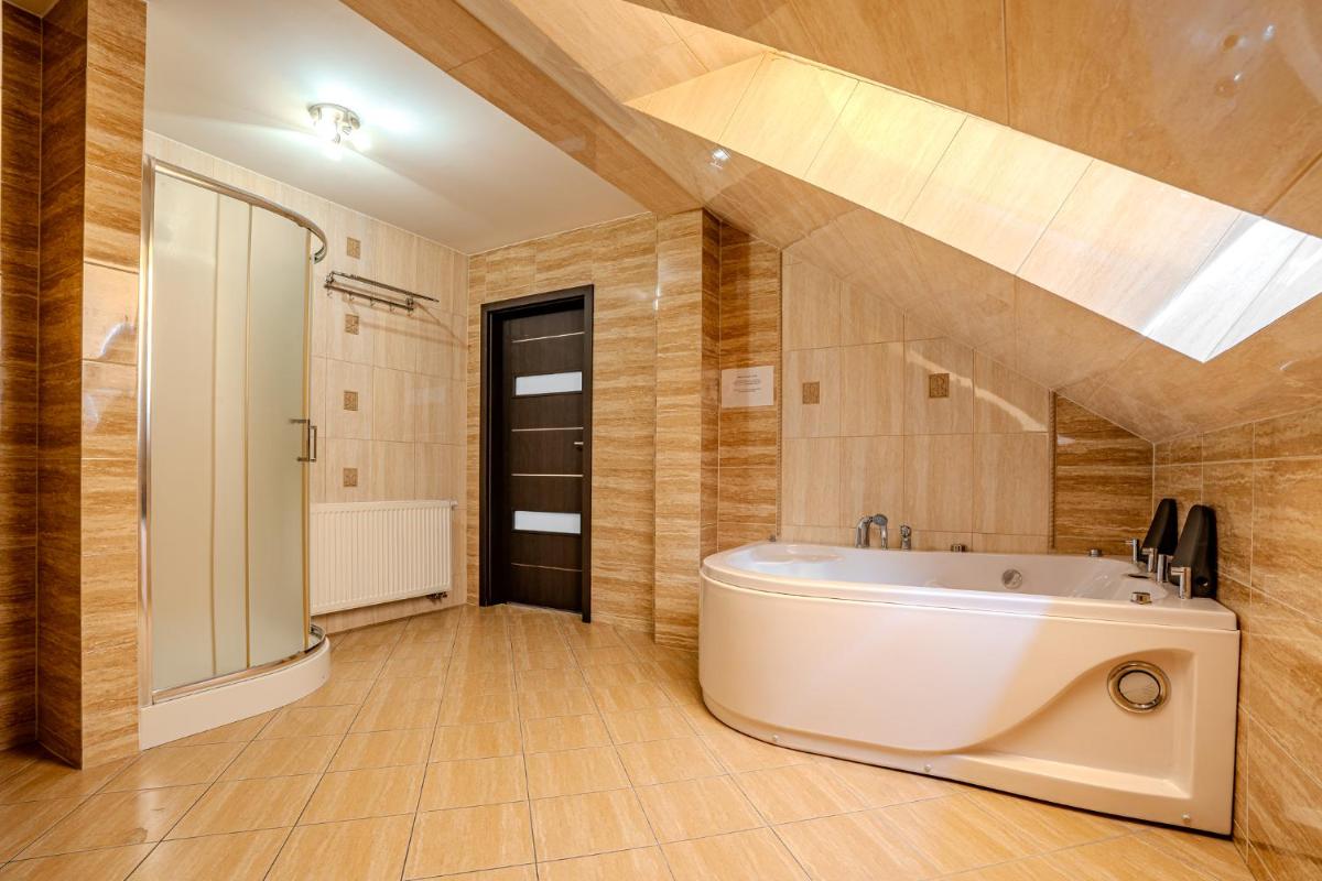 Hotel Wiktoria - Housity