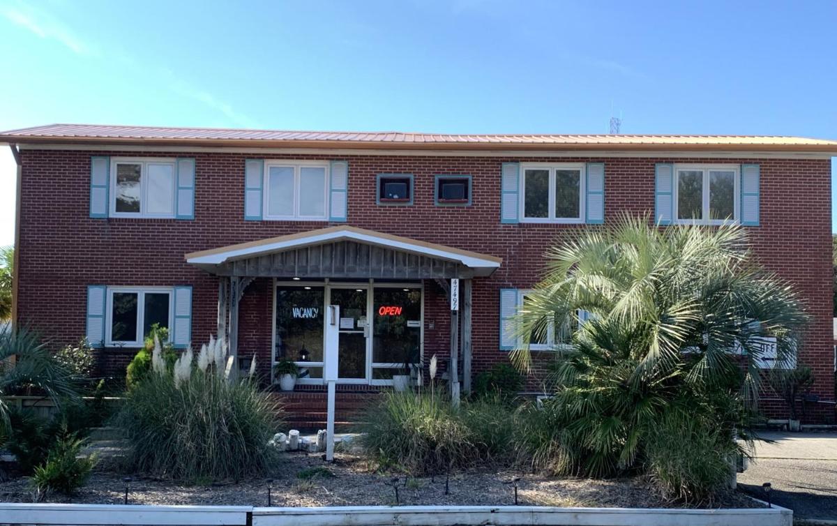 Cape Pines Motel - Housity