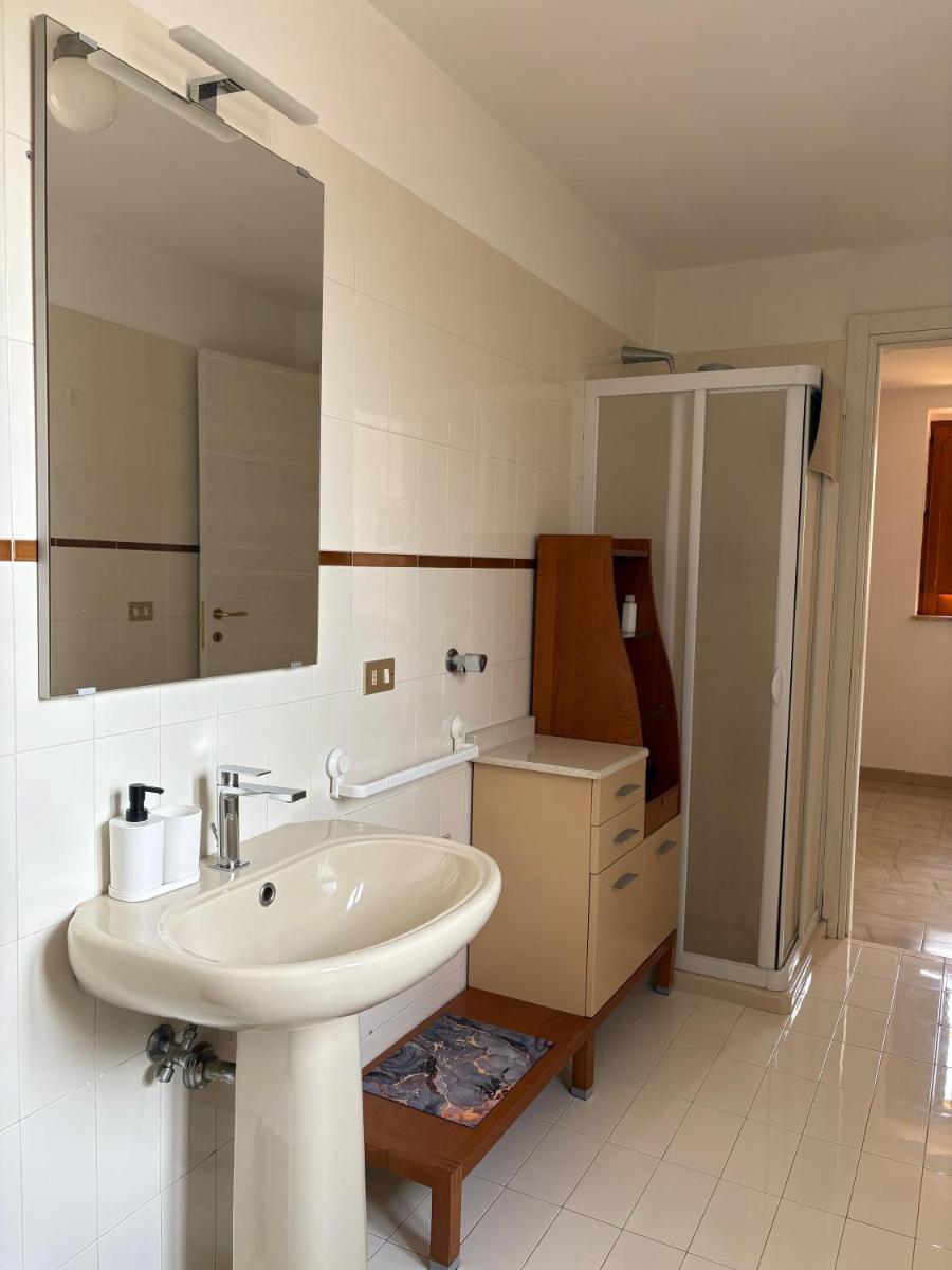 The Golden House - Housity