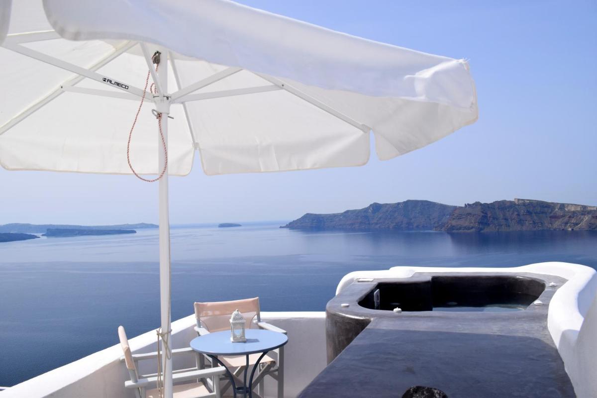 Captain John Villas Oia - Caldera & Sunset View - Housity
